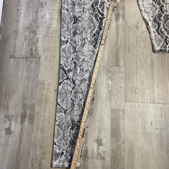 Alo yoga snakeskin legging size large - Picture 6 of 13